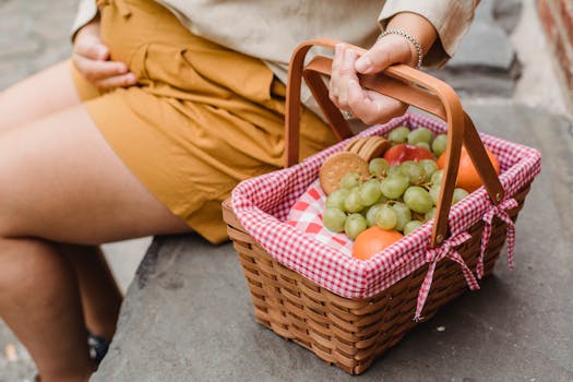 pregnant woman with healthy foods