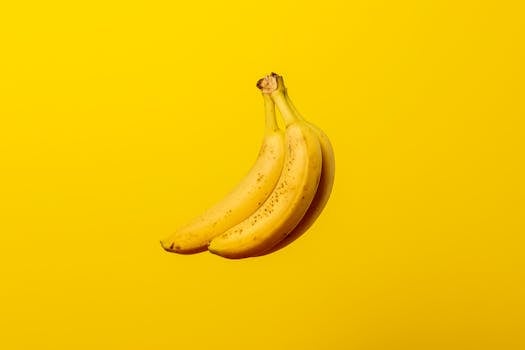 image of prebiotic-rich foods like bananas and onions